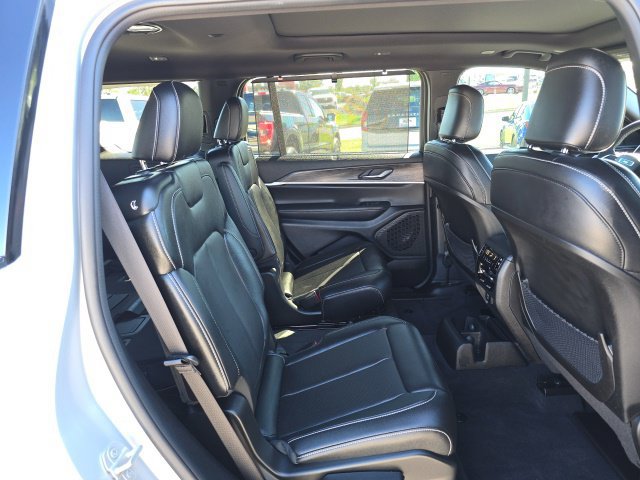 Used 2024 Jeep Grand Cherokee L Limited w/ Luxury Tech Group II AWD/4WD image 20