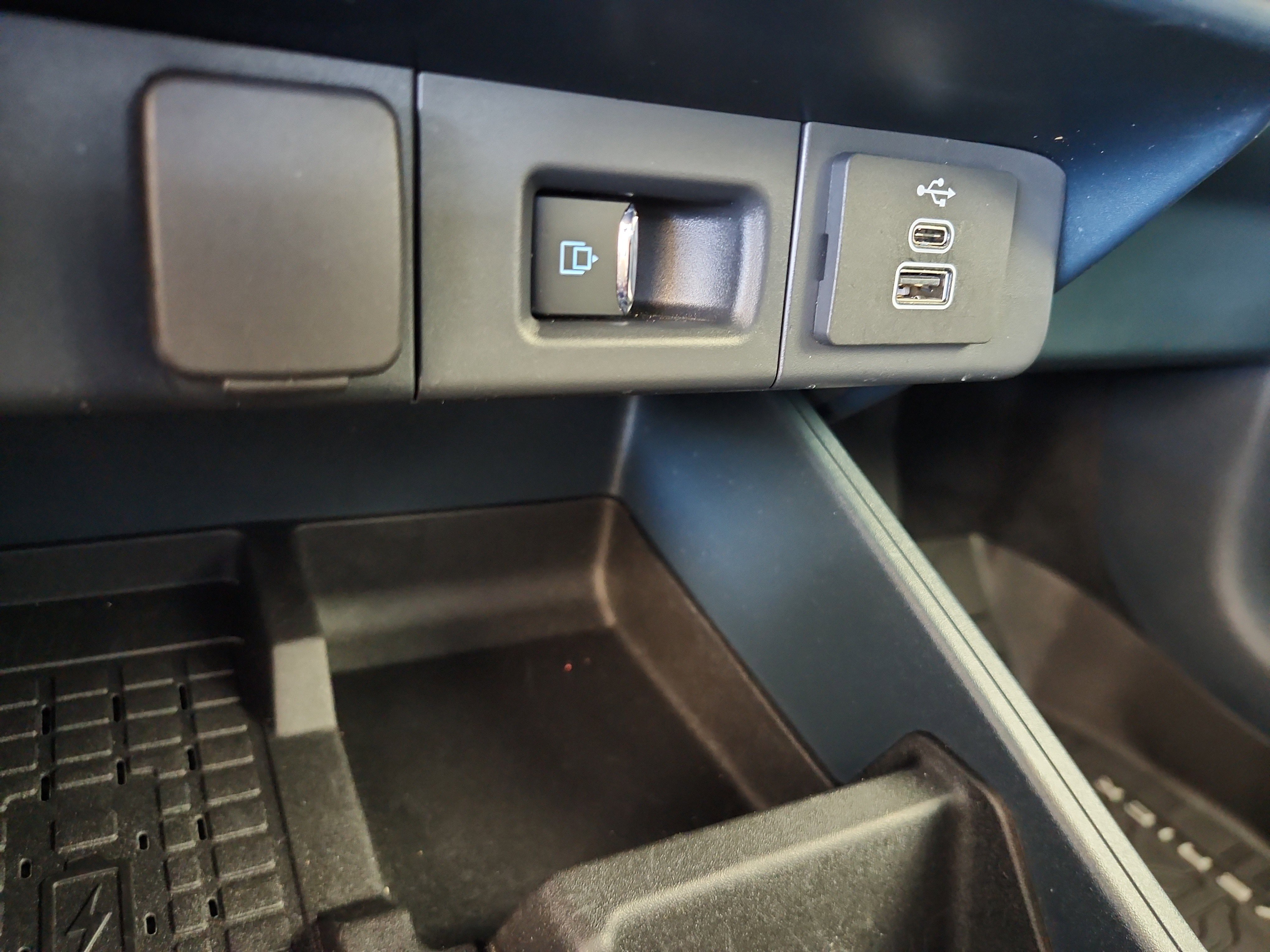 Certified 2025 Ford Maverick Lobo AWD/4WD image 31