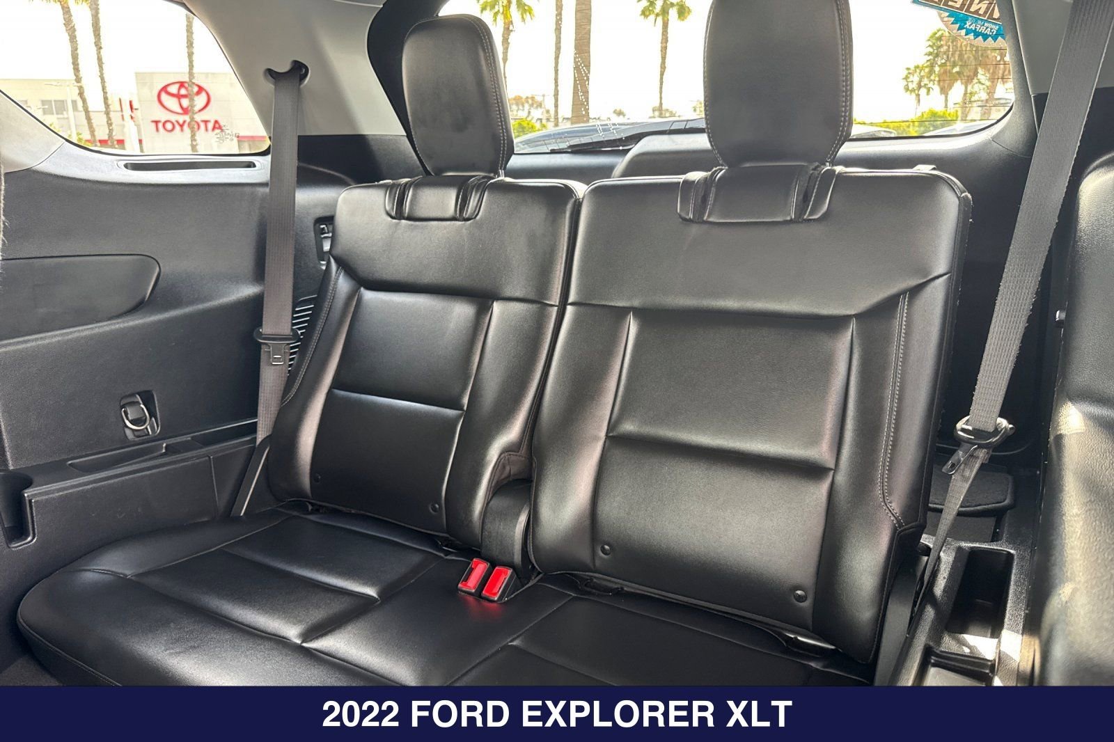 Certified 2022 Ford Explorer XLT w/ Equipment Group 202A RWD image 18