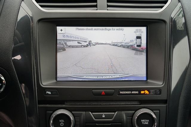 Certified 2018 Ford Explorer XLT w/ Equipment Group 201A image 16