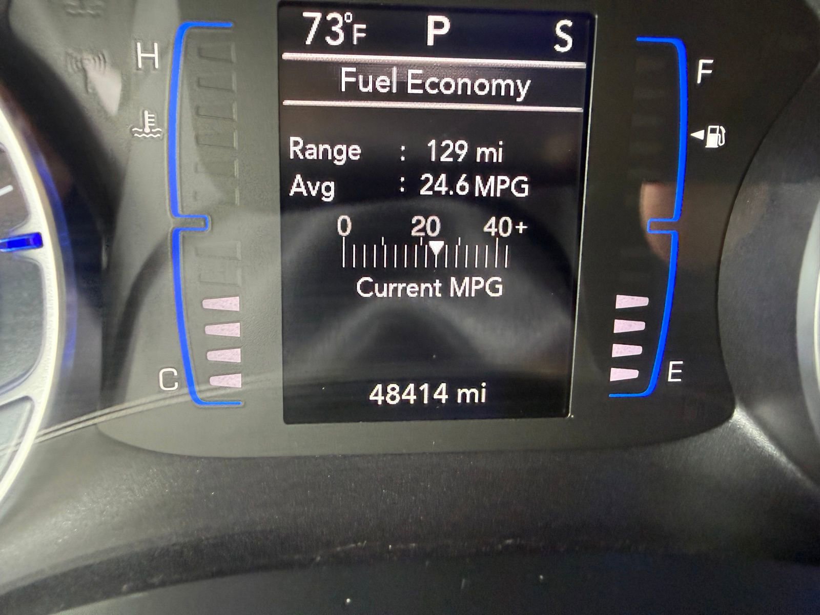 Used 2023 Chrysler Voyager LX FWD image 13