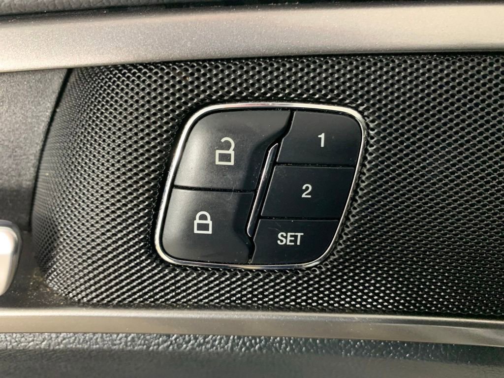 Certified 2017 Ford Fusion Energi SE FWD image 16