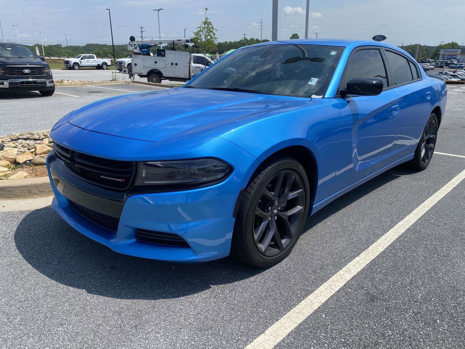 Used 2023 Dodge Charger SXT w/ Blacktop Package RWD image 3