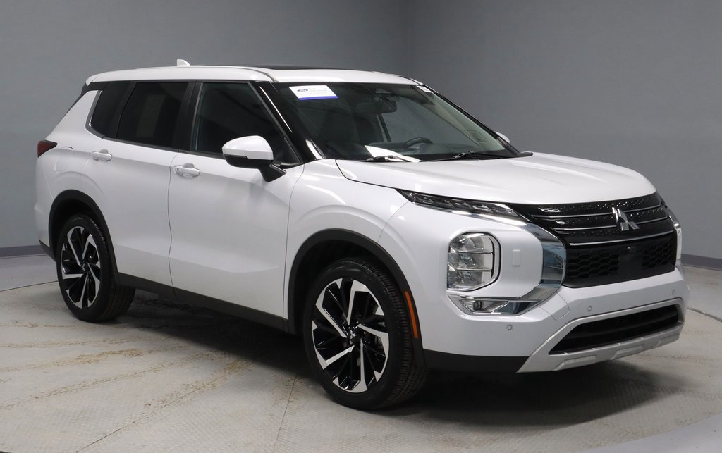 Used 2023 Mitsubishi Outlander SE image 7