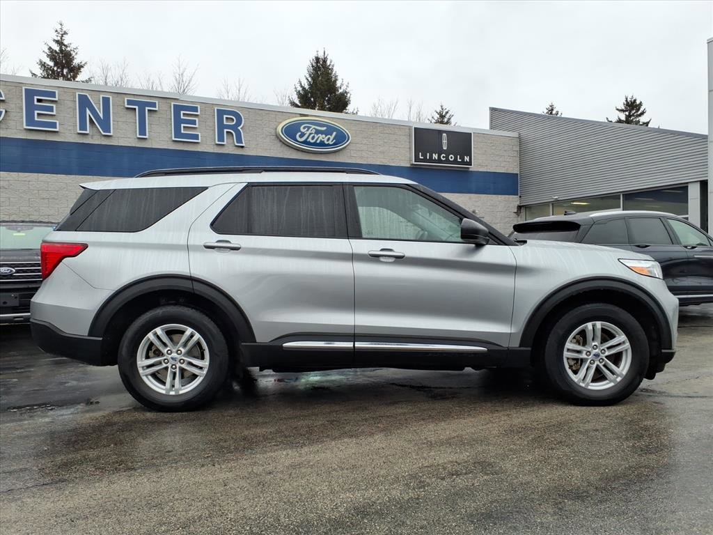 Certified 2022 Ford Explorer XLT w/ Equipment Group 202A image 6