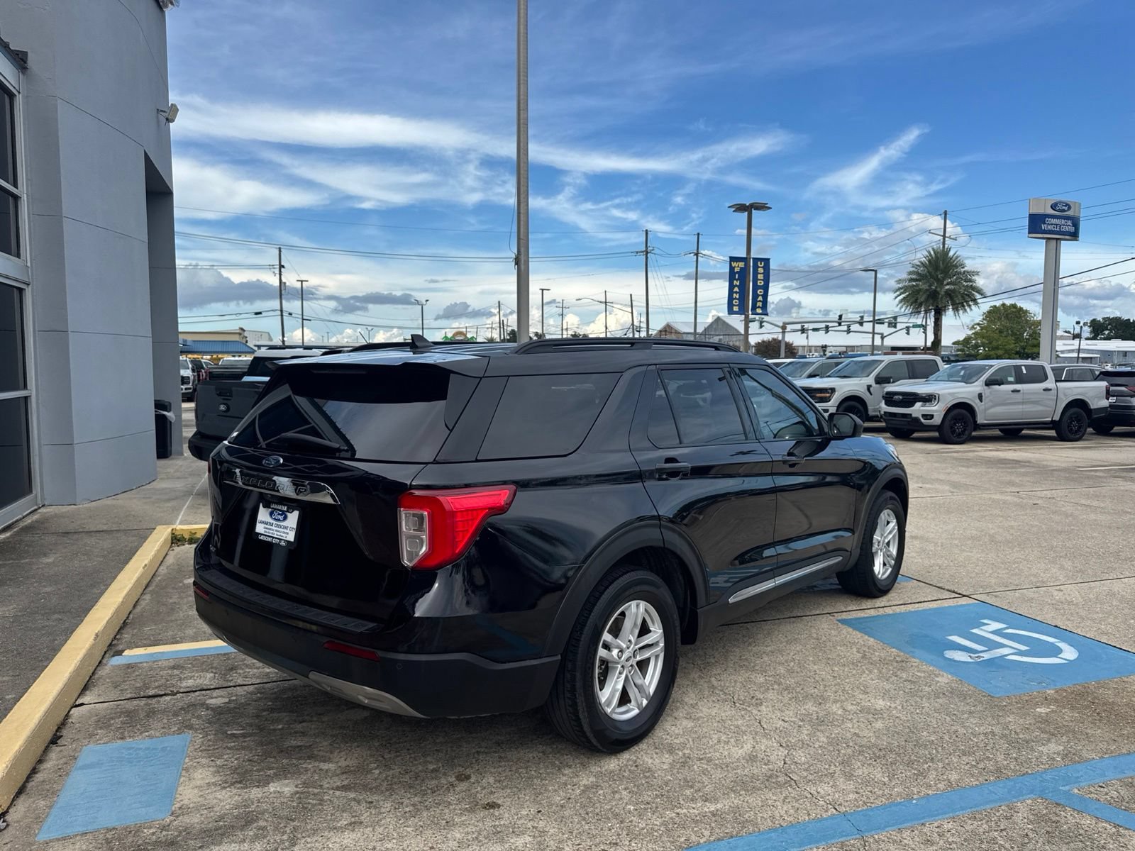 Certified 2023 Ford Explorer XLT w/ Equipment Group 202A AWD/4WD image 4