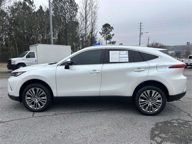 Used 2024 Toyota Venza Limited image 2