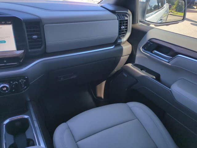 Used 2026 GMC Sierra 1500 SLT w/ SLT Premium Plus Package AWD/4WD image 17