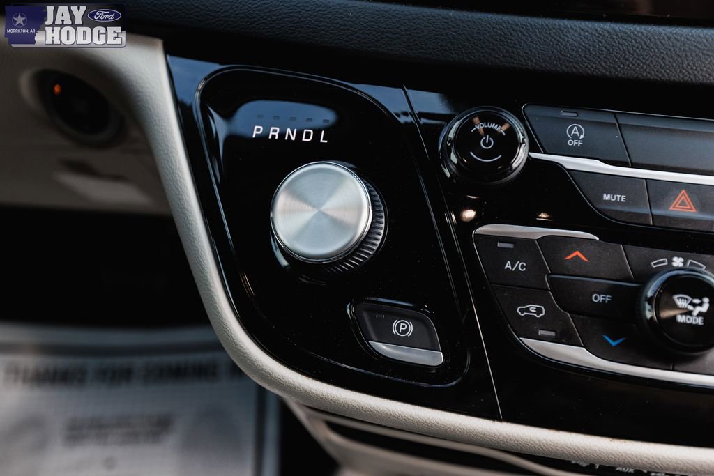 Used 2023 Chrysler Voyager LX image 19