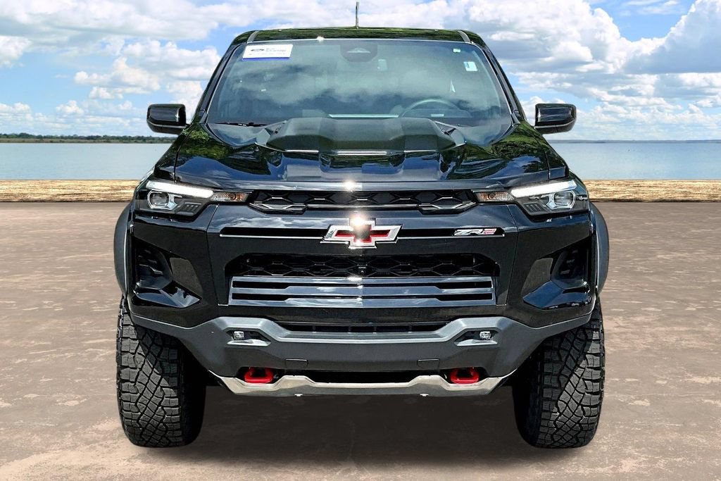 Used 2025 Chevrolet Colorado ZR2 w/ Technology Package AWD/4WD image 2