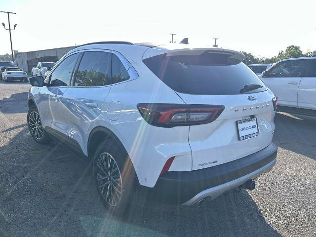 Certified 2024 Ford Escape SE w/ PHEV Premium Package FWD image 6