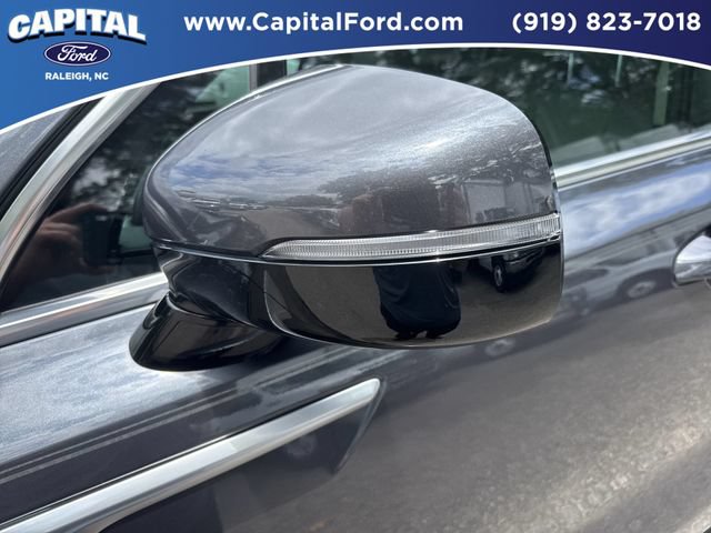 Used 2022 Kia Sorento EX w/ Panoramic Sunroof Package FWD image 12