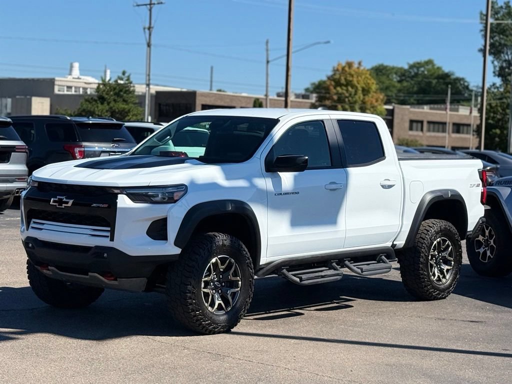 Used 2023 Chevrolet Colorado ZR2 w/ ZR2 Convenience Package III AWD/4WD image 40