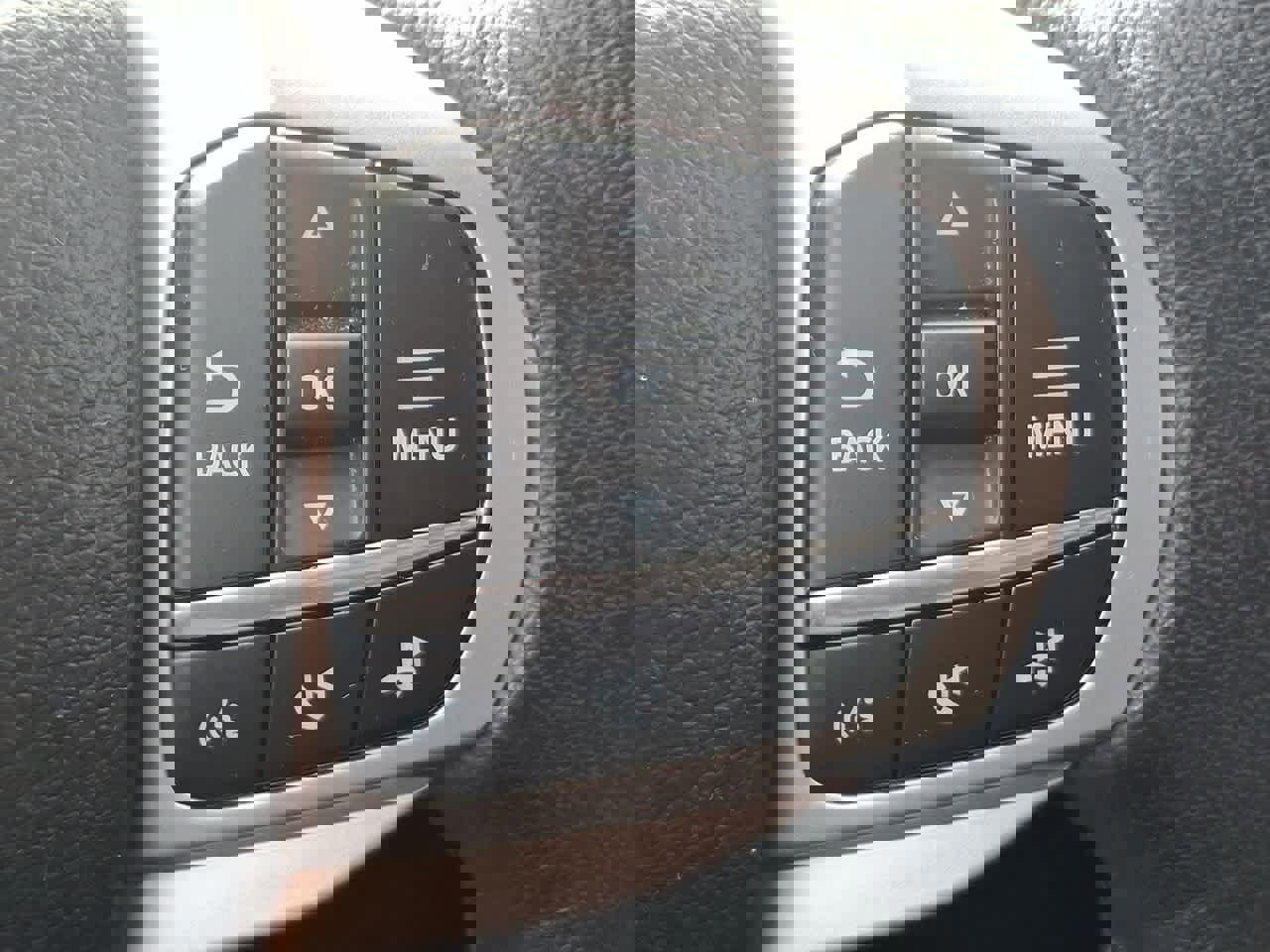 Certified 2024 Ford Explorer XLT image 24