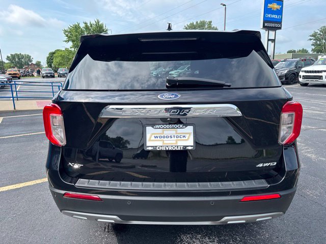 Certified 2023 Ford Explorer XLT w/ Equipment Group 202A AWD/4WD image 4