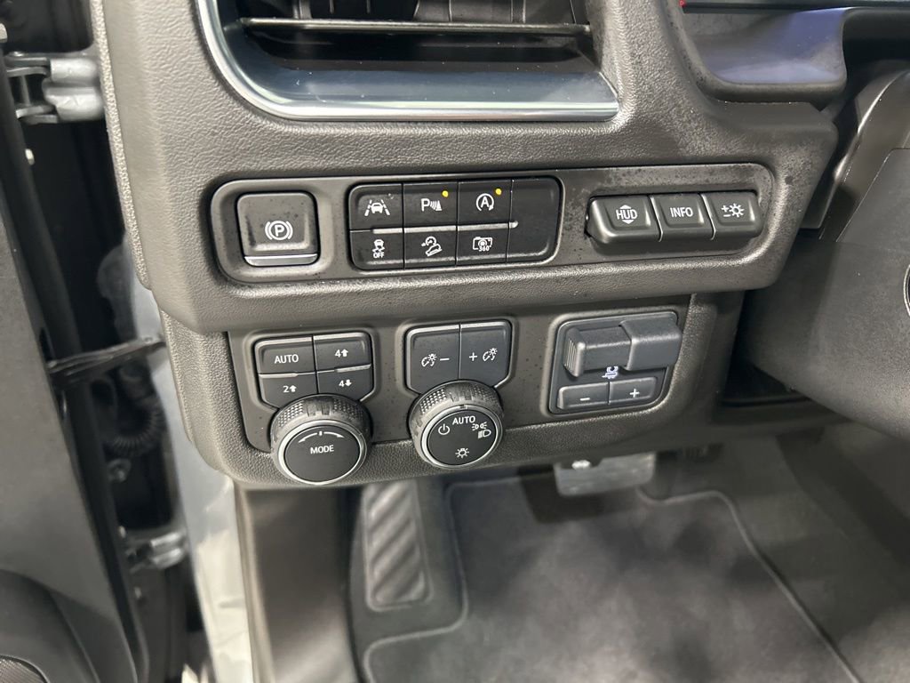 Used 2024 Chevrolet Tahoe Premier AWD/4WD image 14