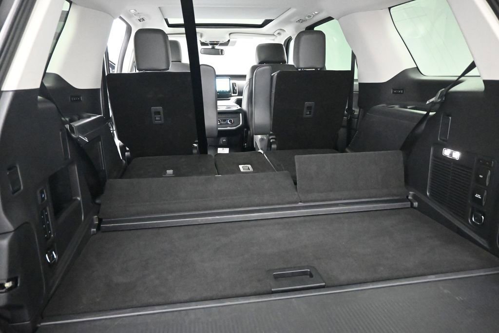 Certified 2025 Ford Expedition Active AWD/4WD image 10