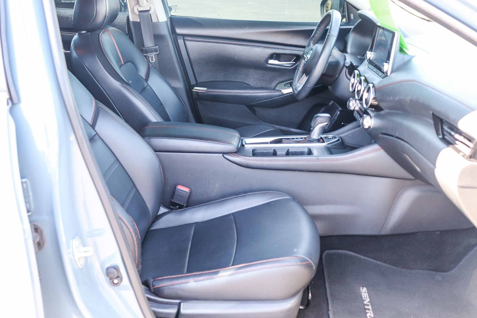 Used 2024 Nissan Sentra SR w/ SR Premium Package FWD image 16