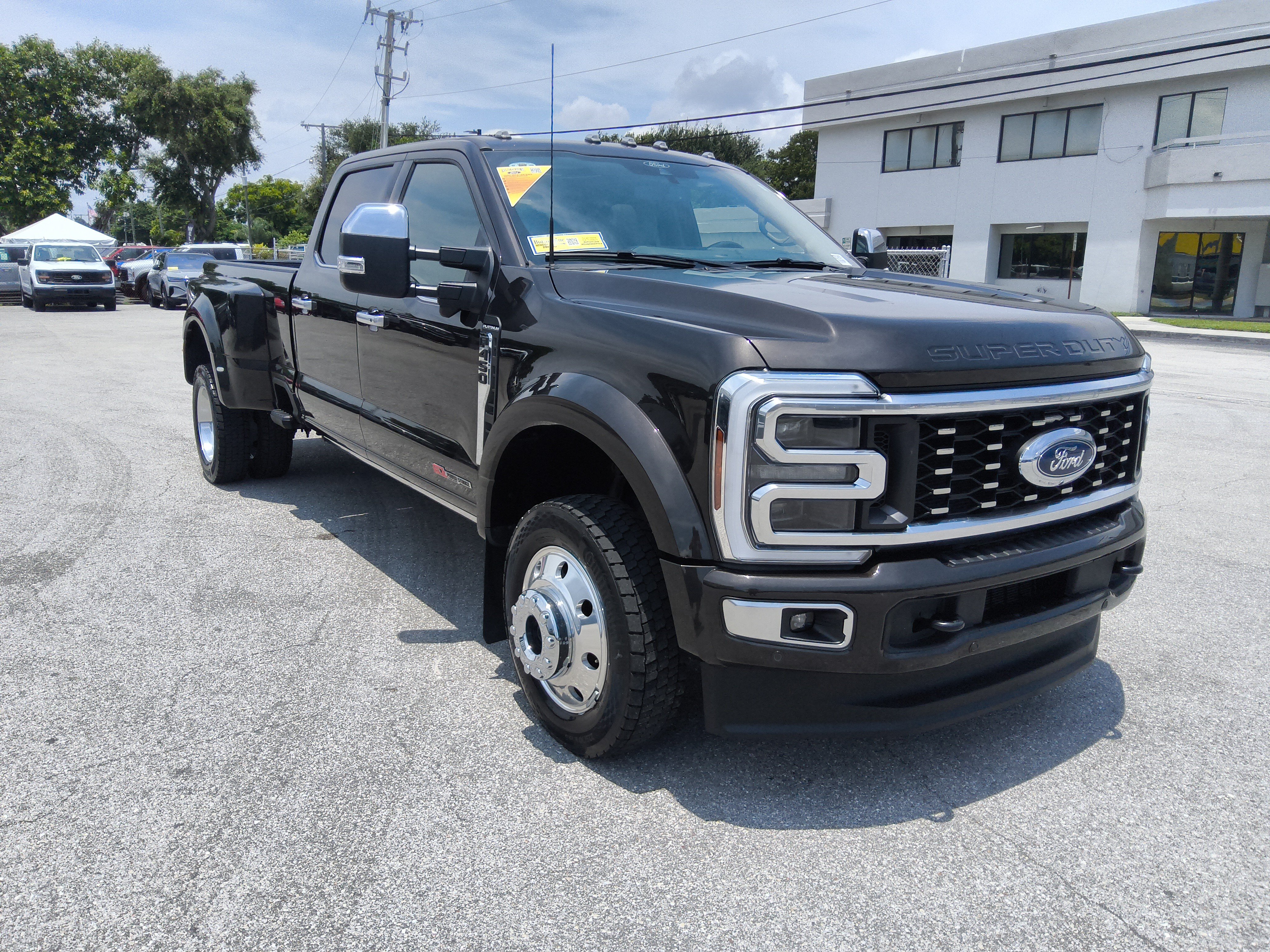 Certified 2025 Ford F450 Platinum w/ Platinum Plus Package AWD/4WD image 7