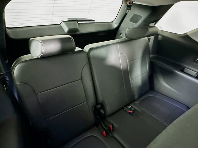 Used 2020 Chevrolet Traverse LT FWD image 32