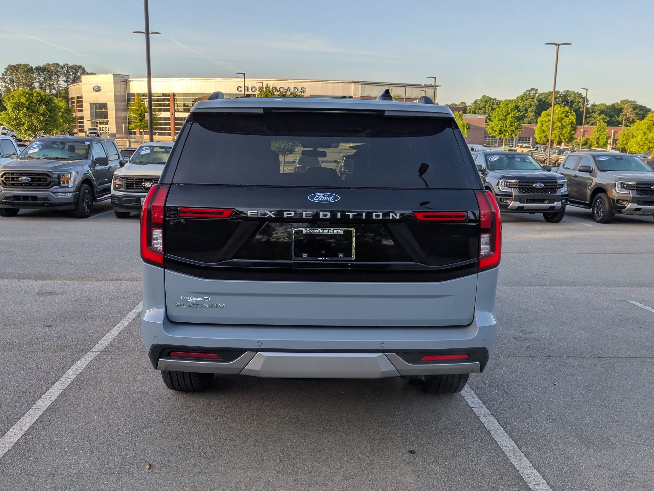 Certified 2025 Ford Expedition Platinum w/ Driver's Package AWD/4WD image 5