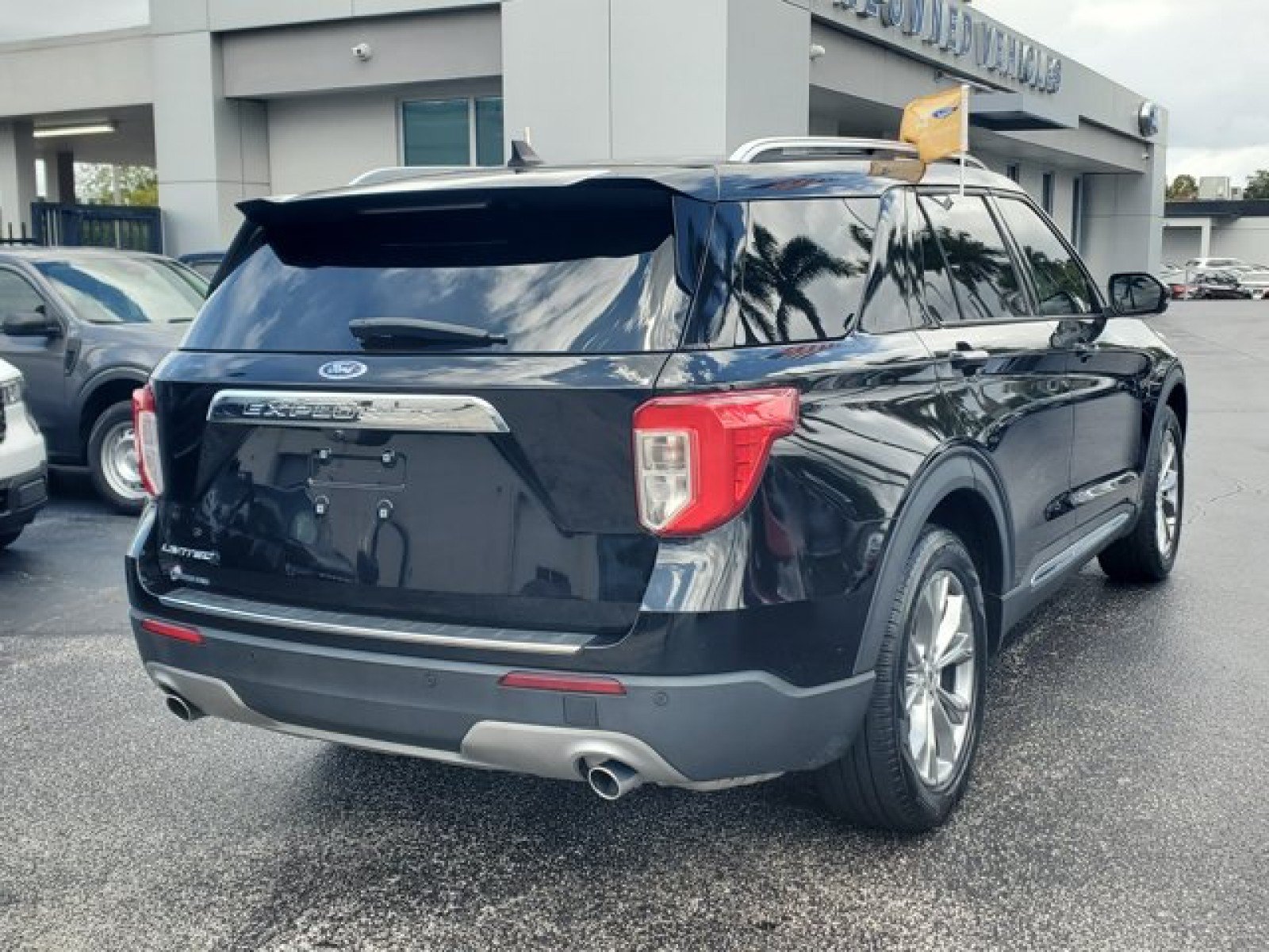Certified 2023 Ford Explorer Limited w/ Limited Technology Package RWD image 7