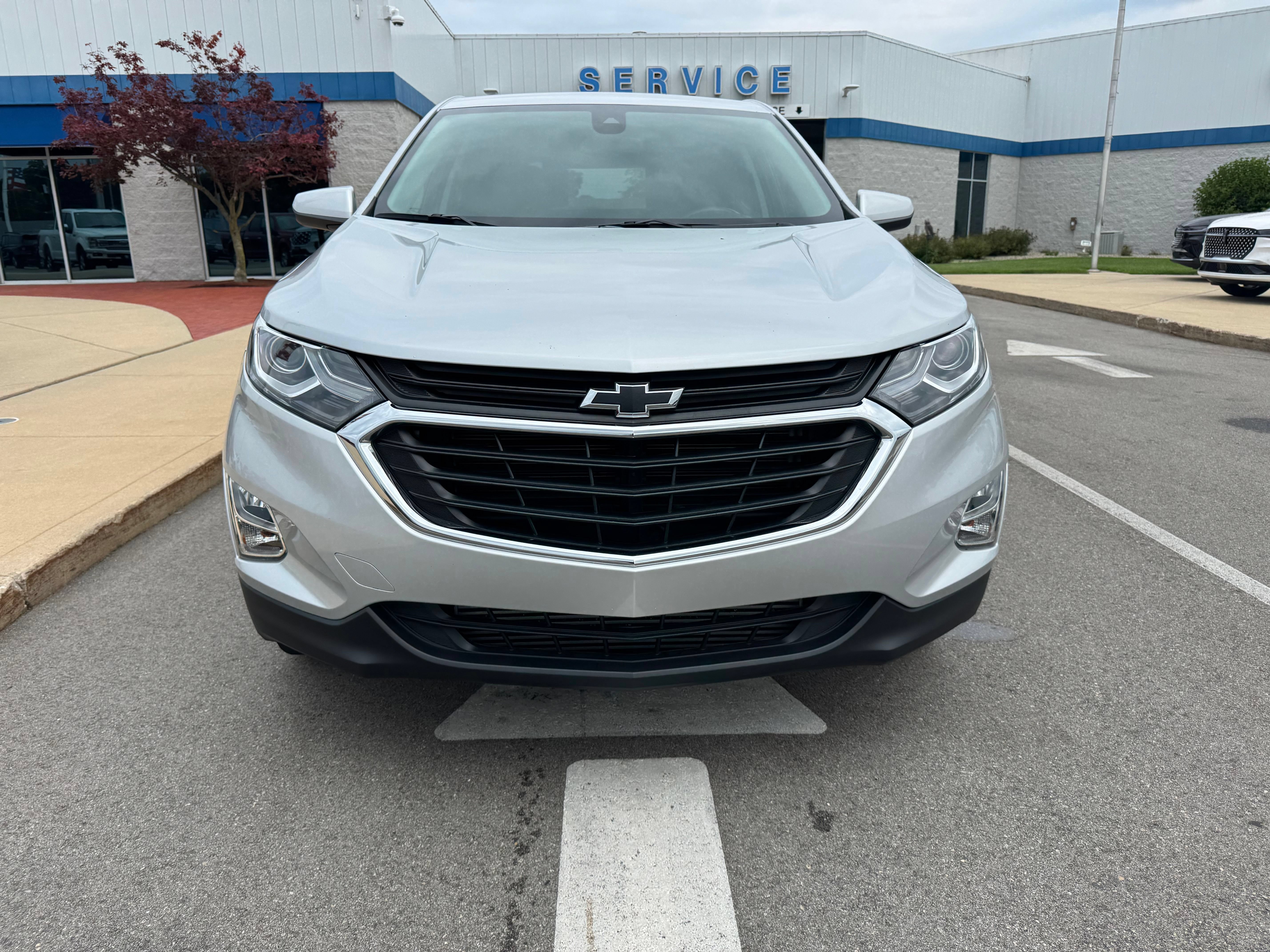 Used 2020 Chevrolet Equinox LT FWD image 2