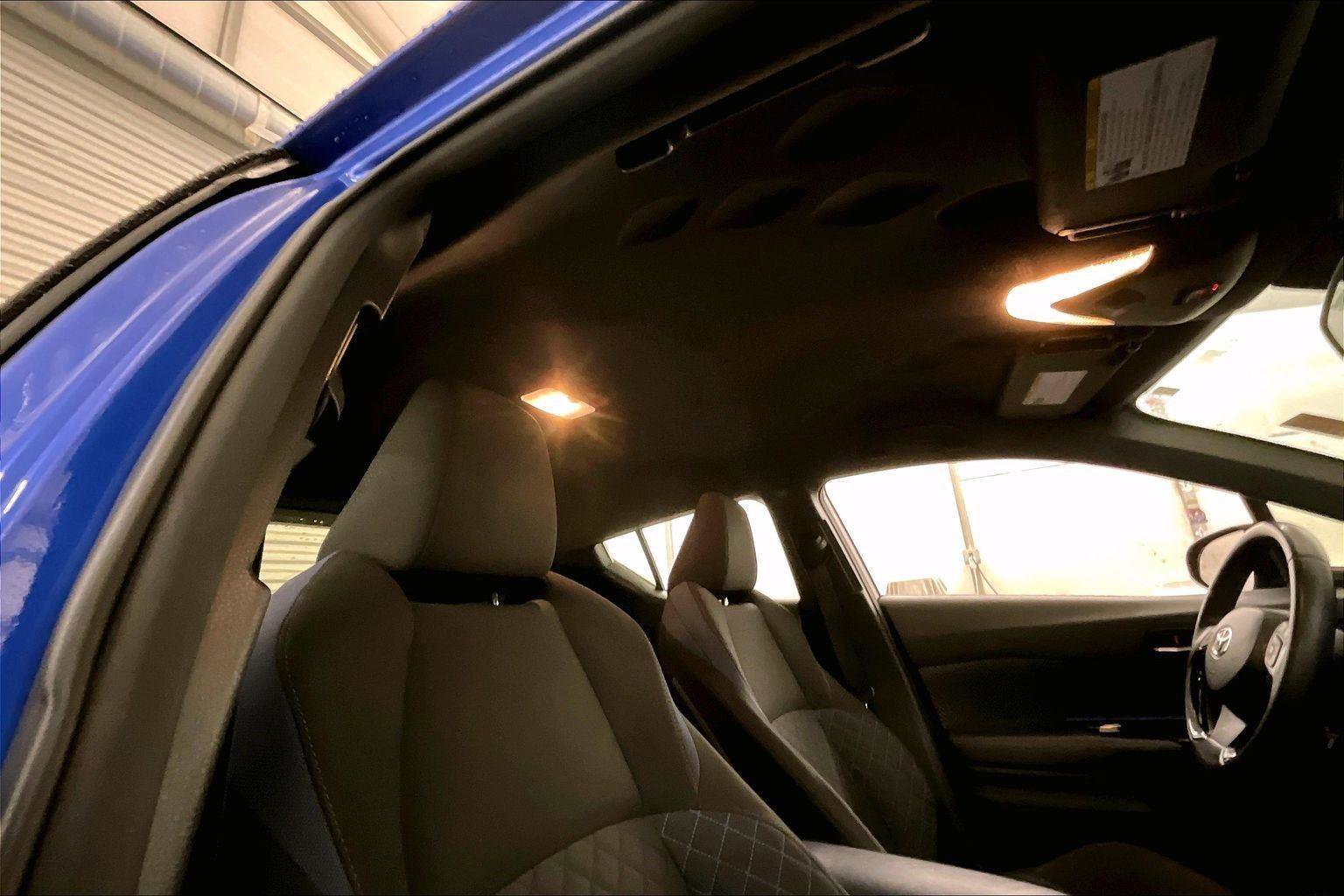 Used 2020 Toyota C-HR XLE image 21