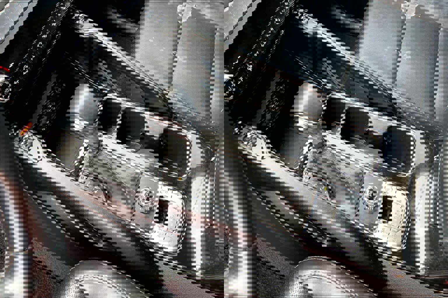 Used 2024 Kia Telluride S image 17