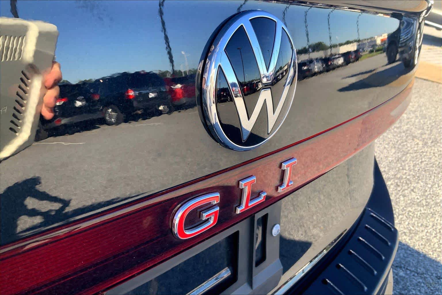 Used 2025 Volkswagen Jetta GLI Autobahn FWD image 30