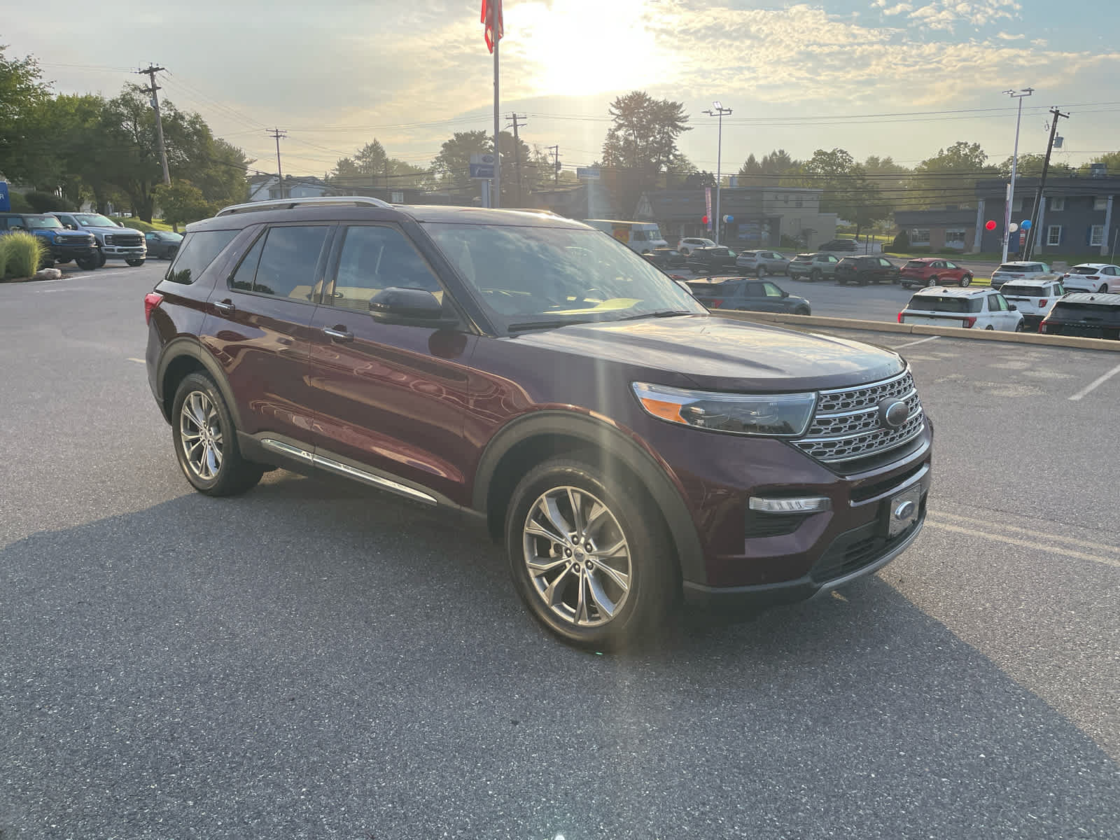 Certified 2022 Ford Explorer Limited w/ Equipment Group 301A AWD/4WD image 7
