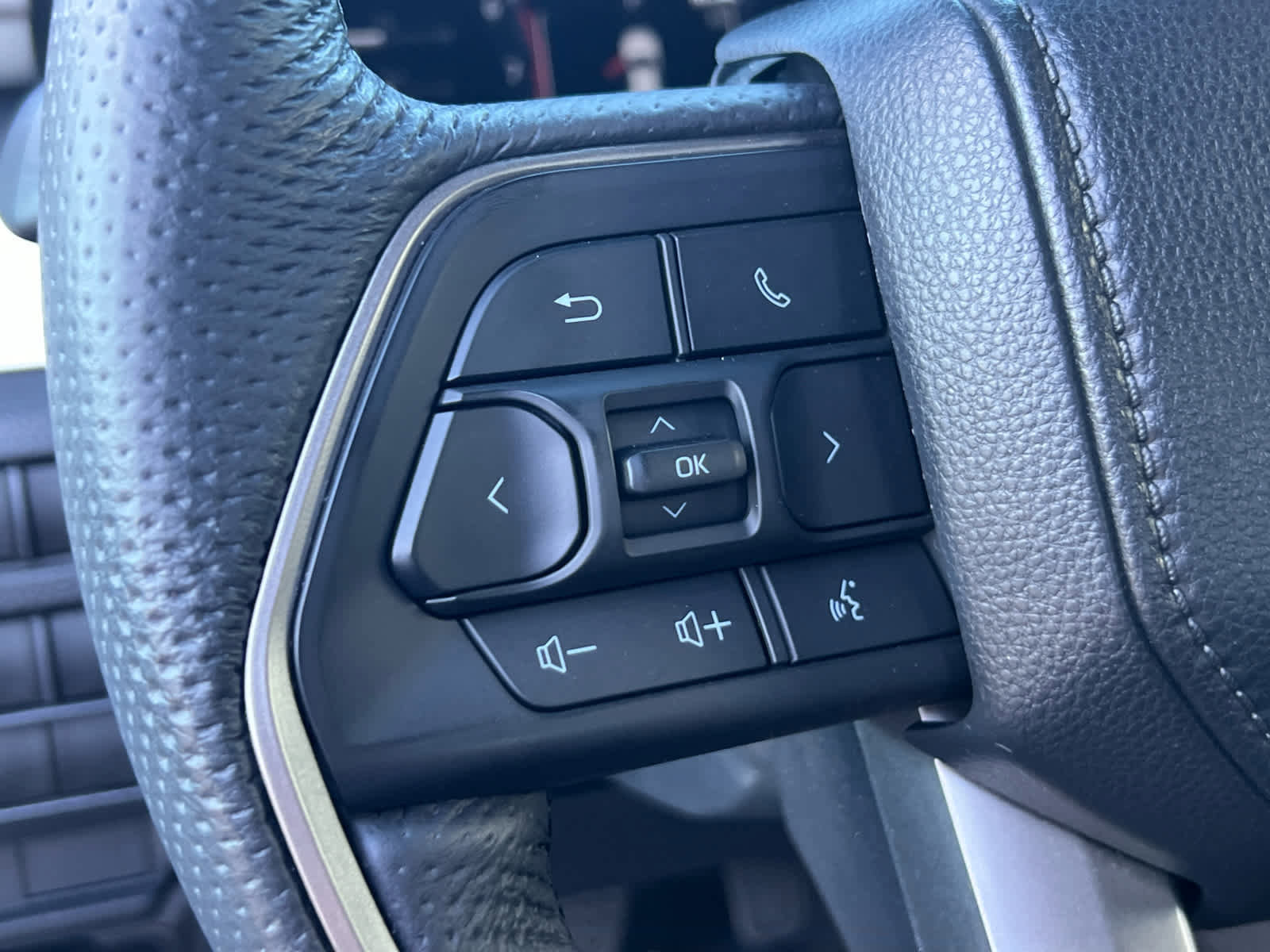 Used 2024 Toyota Tacoma TRD Off-Road image 31