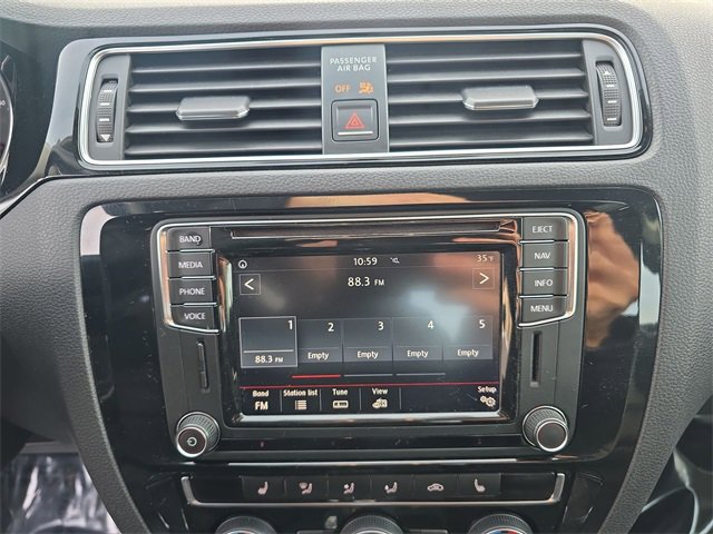 Used 2017 Volkswagen Jetta SEL image 16