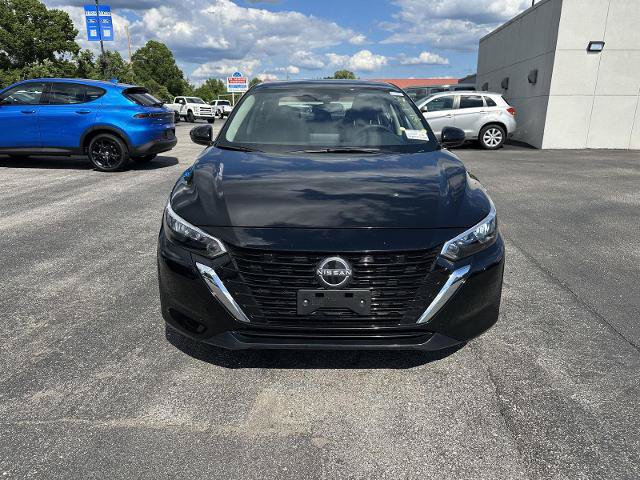 Used 2025 Nissan Sentra SV FWD image 2