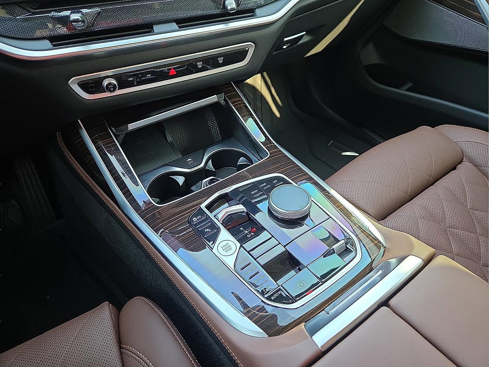 Used 2026 BMW X7 xDrive40i w/ Premium Package AWD/4WD image 25