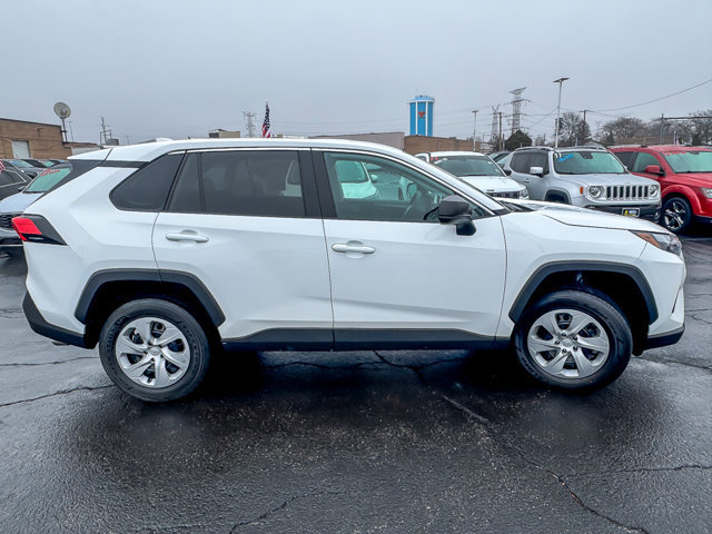 Used 2024 Toyota RAV4 LE image 7