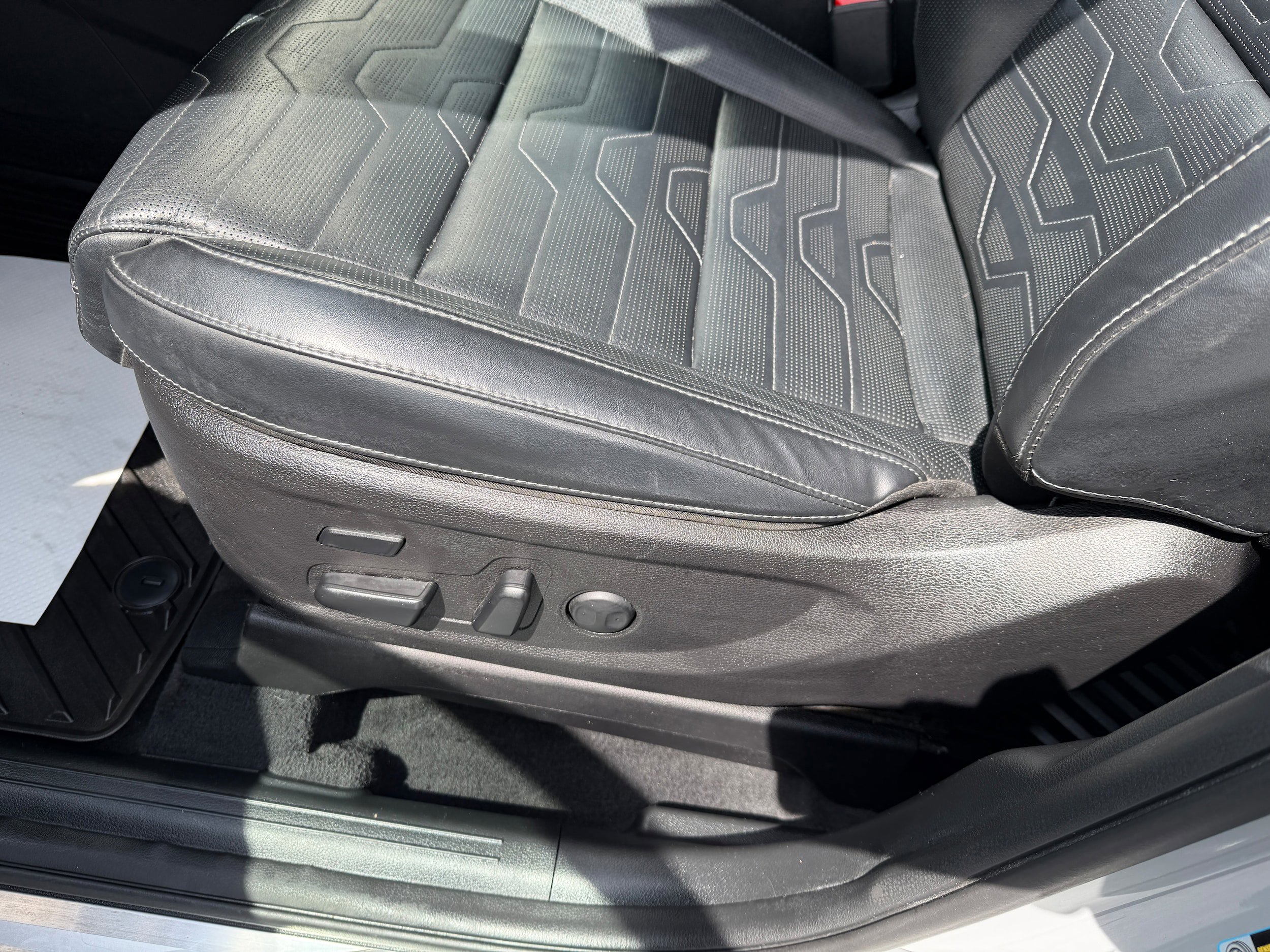 Certified 2025 Ford Expedition Active AWD/4WD image 18