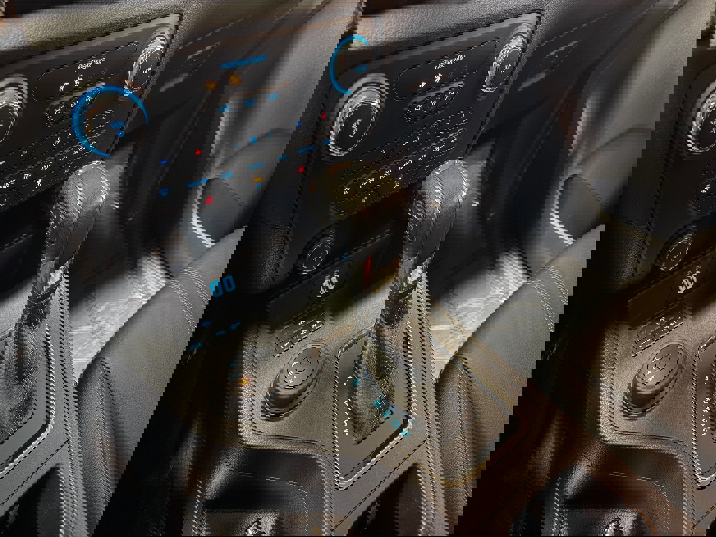 Certified 2019 Ford Ranger Lariat w/ Equipment Group 501A Mid image 26