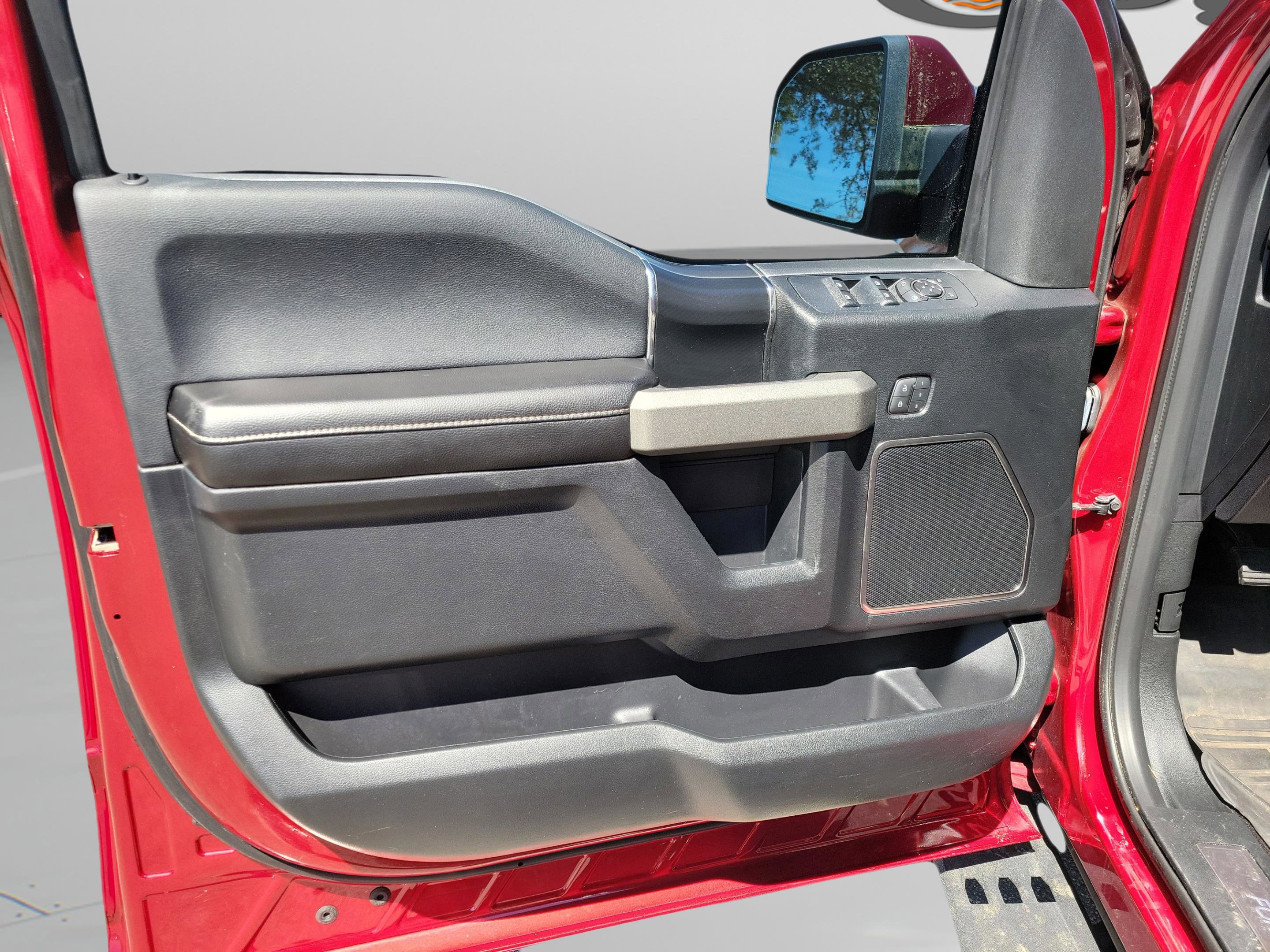 Certified 2018 Ford F150 Raptor w/ Equipment Group 802A Luxury image 5