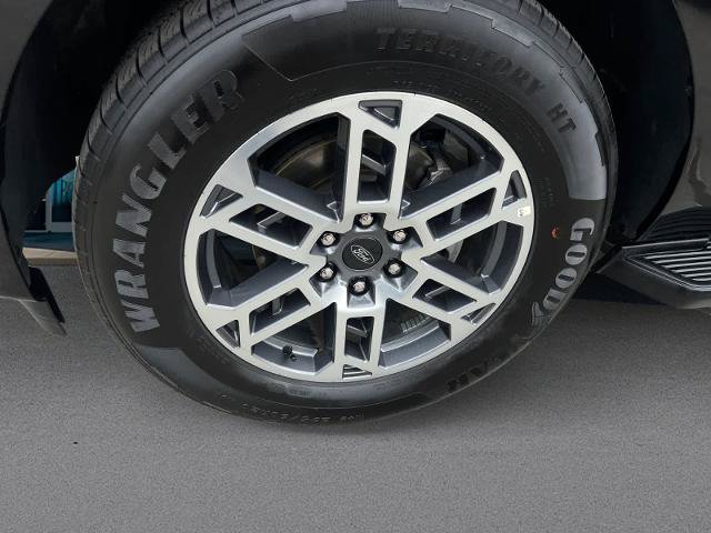 Certified 2025 Ford Expedition Max Active RWD image 9