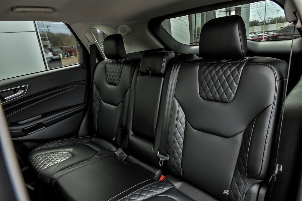 Certified 2024 Ford Edge Titanium AWD/4WD image 17