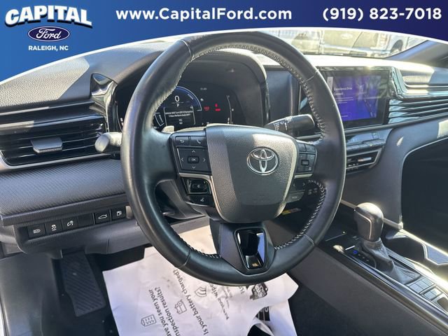 Used 2025 Toyota Camry SE image 23