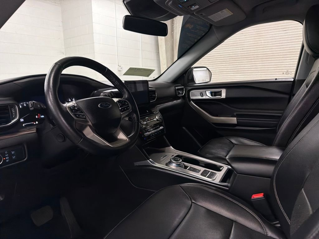 Certified 2021 Ford Explorer Limited w/ Equipment Group 301A RWD image 6