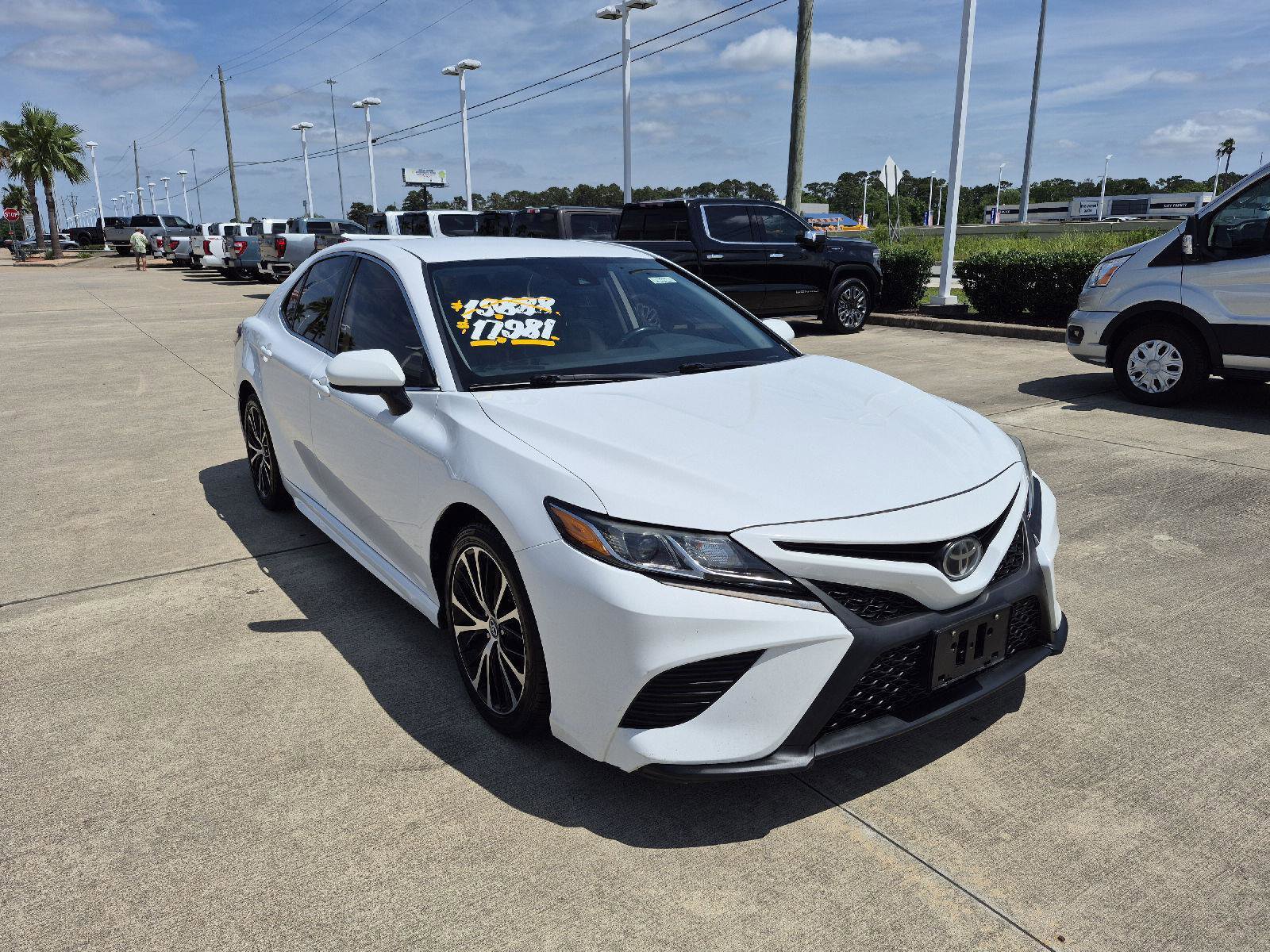 Used 2019 Toyota Camry SE FWD image 15
