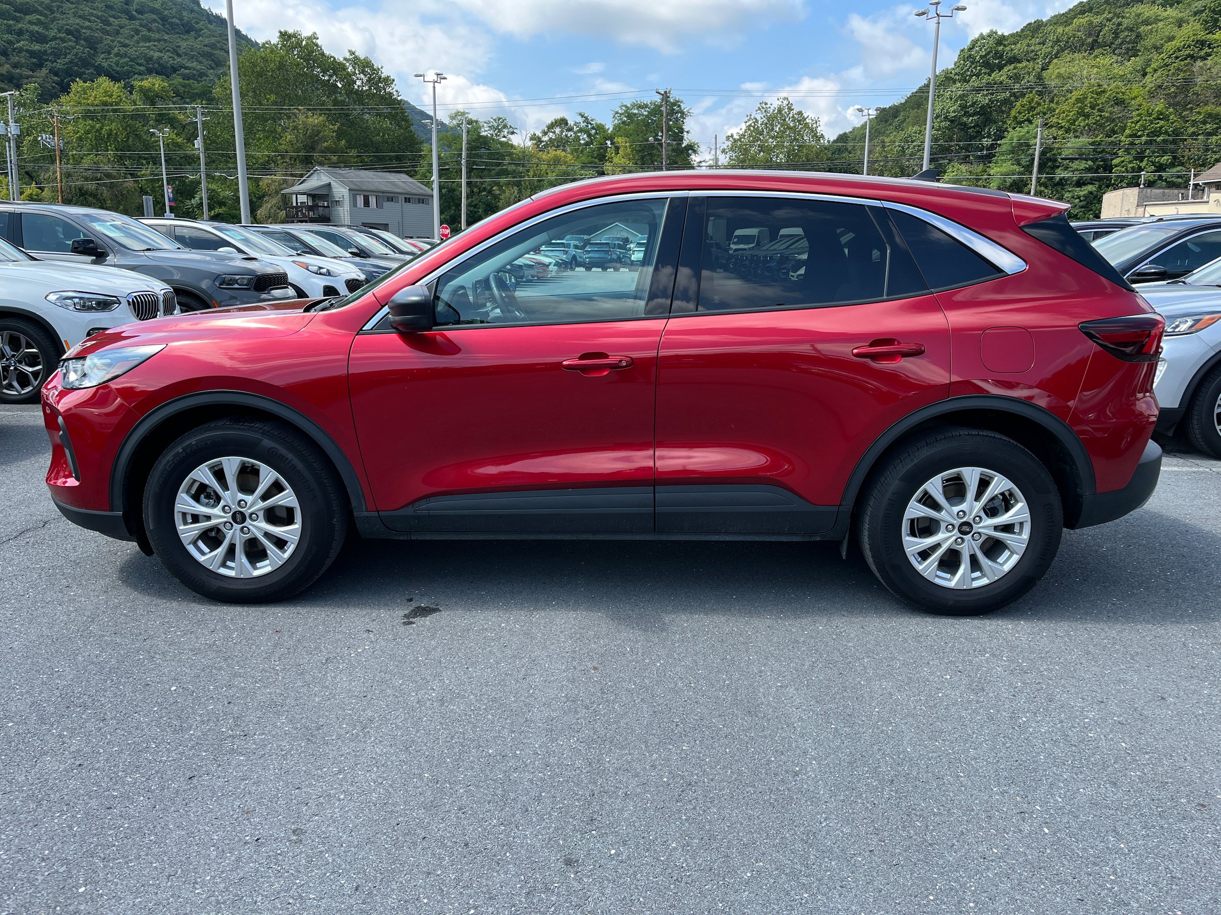 Certified 2023 Ford Escape Active AWD/4WD image 8