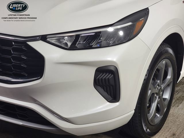 Certified 2024 Ford Escape ST-Line w/ Tech Pack #1 AWD/4WD image 9