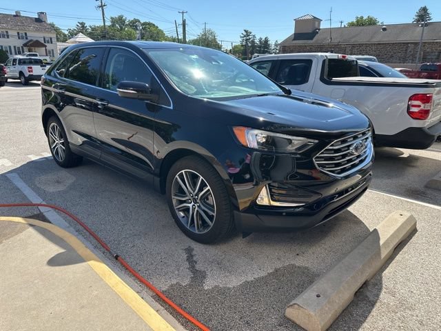 Certified 2024 Ford Edge Titanium AWD/4WD image 15