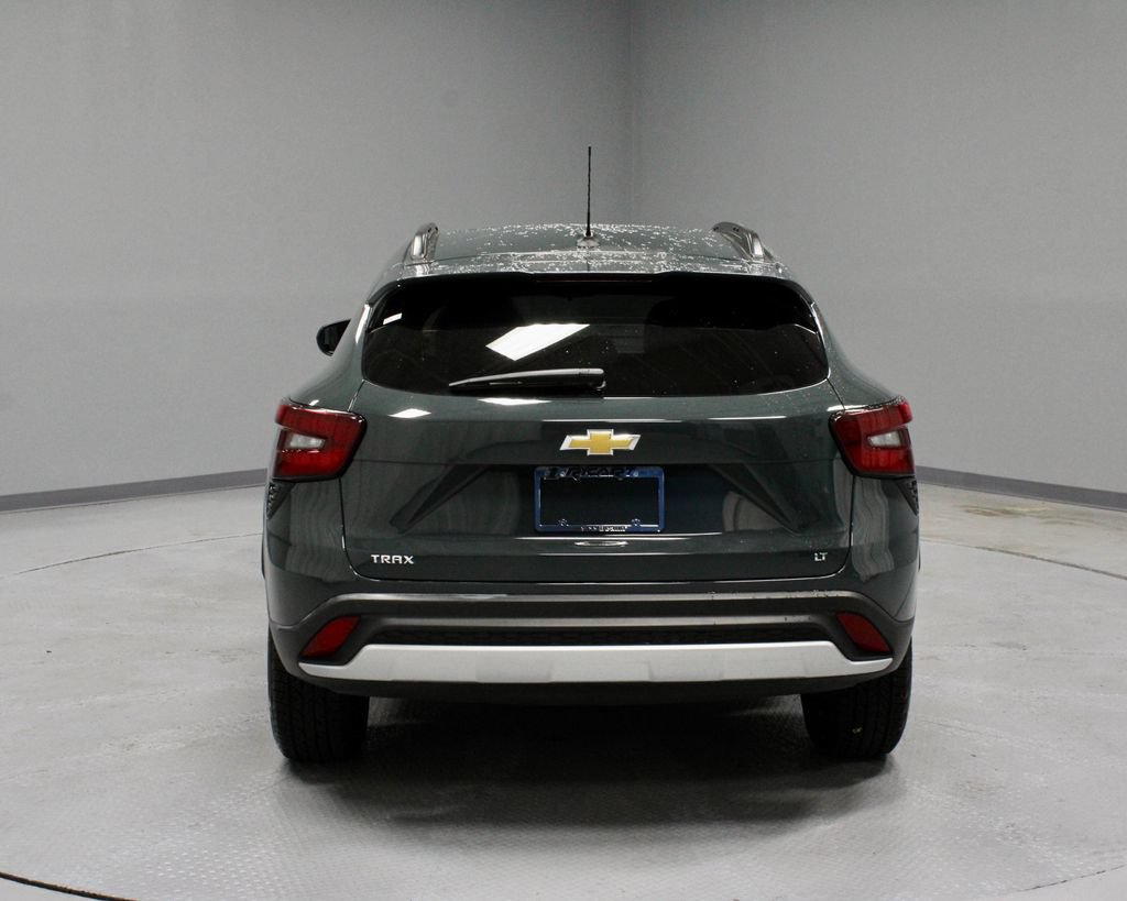 Used 2025 Chevrolet Trax LT FWD image 10