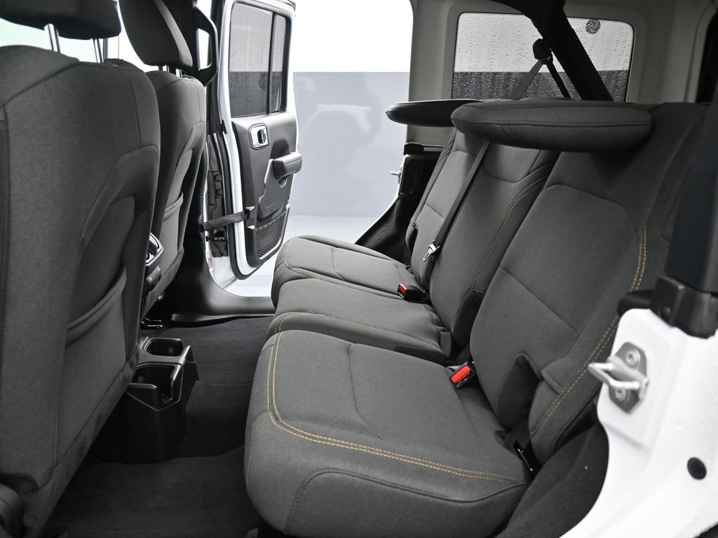 Used 2025 Jeep Wrangler Sport image 16