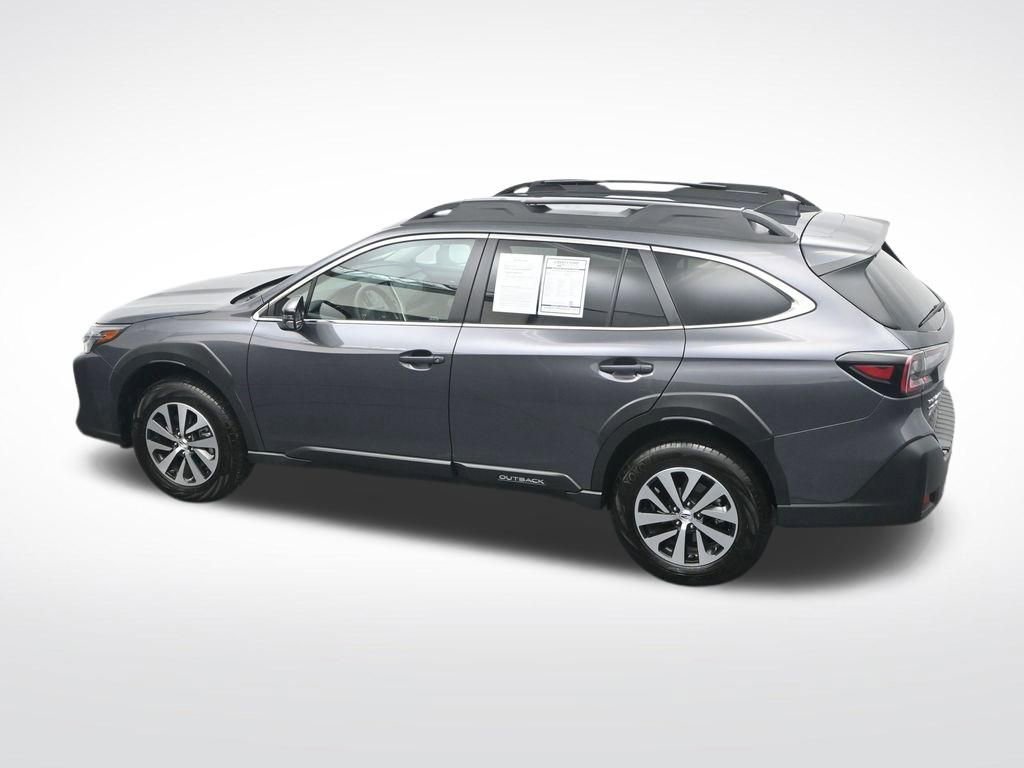 Used 2025 Subaru Outback Premium AWD/4WD image 31